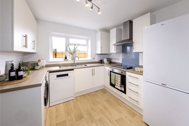42, Alma Gardens, Camberley photo 4