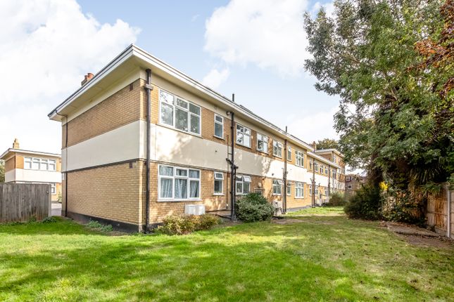 Flat for sale in Lincoln Close, Woodside, Croydon