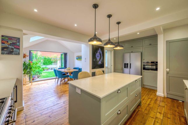 8, Wolsey Road, Reading photo 3