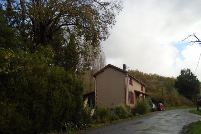 Detached house for sale in Nanteuil-En-Vallee, Poitou-Charentes, 16700, France