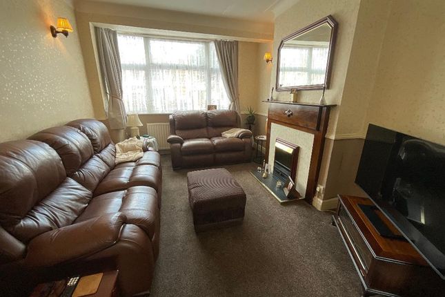 46 Dagenham Road, Romford photo 4