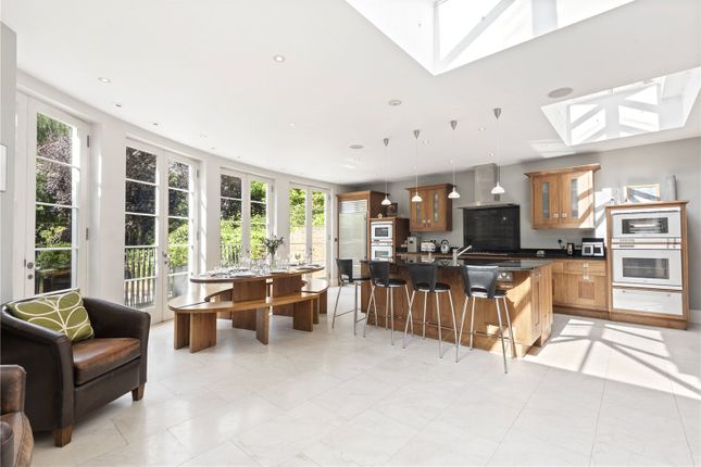 Reception/Kitchen