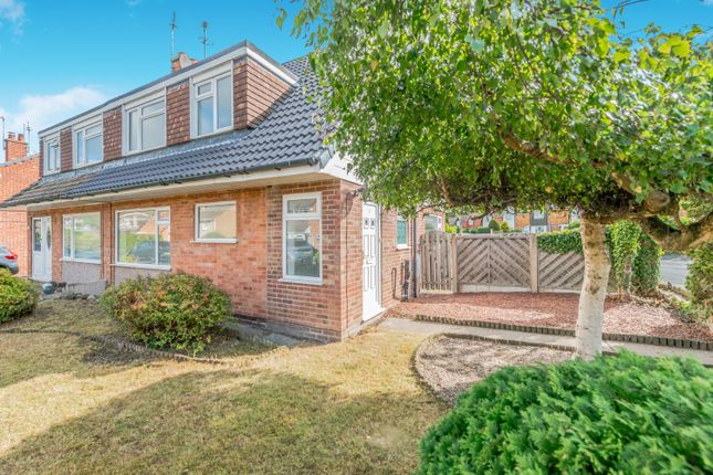1, Longwood Close, Leeds photo 2
