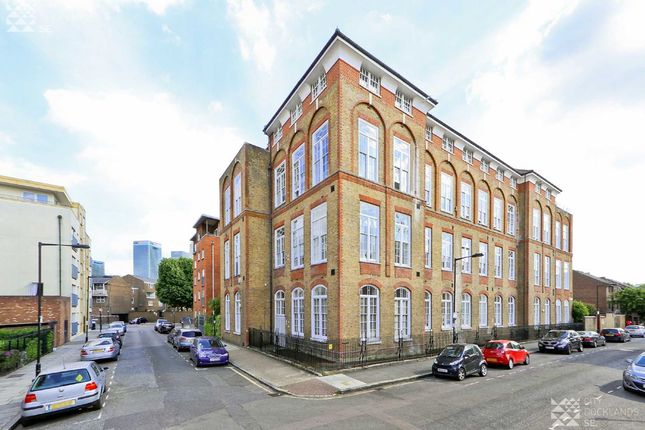 Thumbnail Flat to rent in Old School Square, London