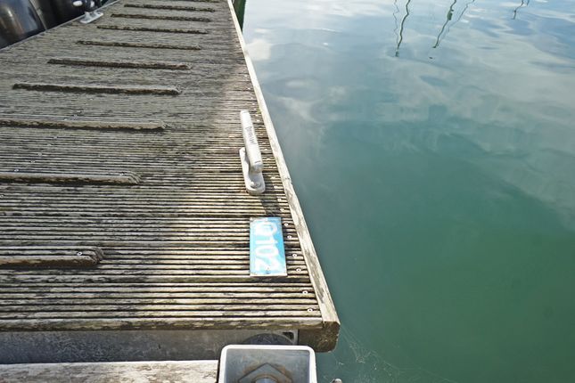 Q102, Coverack Way, Portsmouth photo 2