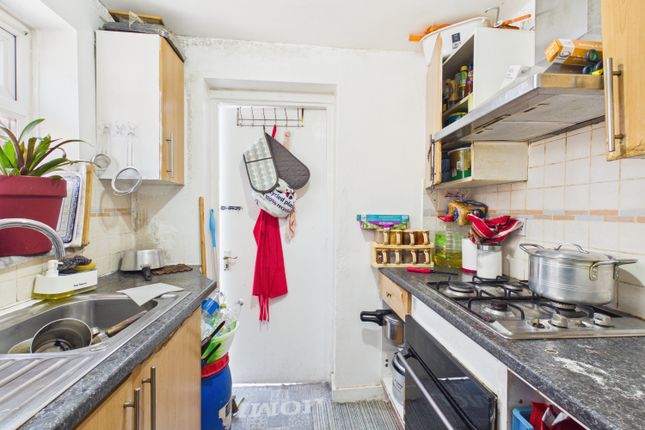 4, Carlton Avenue, Manchester photo 3