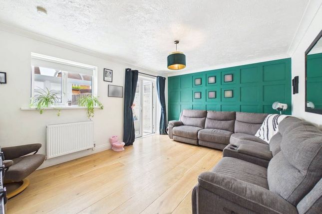 11, Aspen Drive, Gloucester photo 2