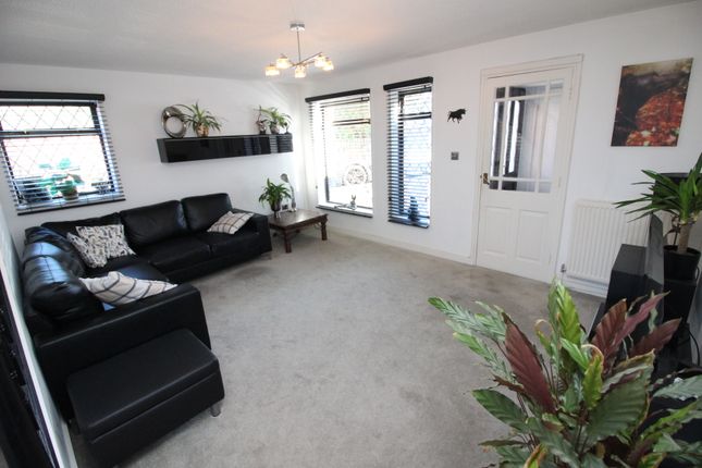 1, Dorking Close, Worcester Park photo 3