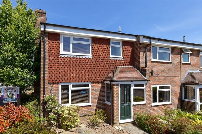 3-bed house on Meadow Way, Petworth, £425,000