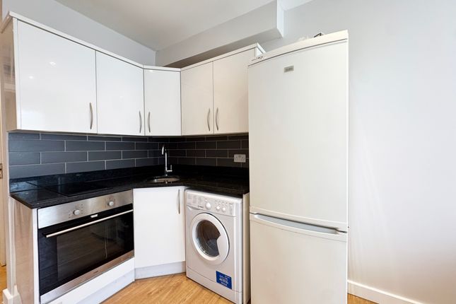 35, Ridge Hill, London photo 3