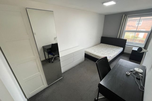 Eltham Rise, Leeds photo 4