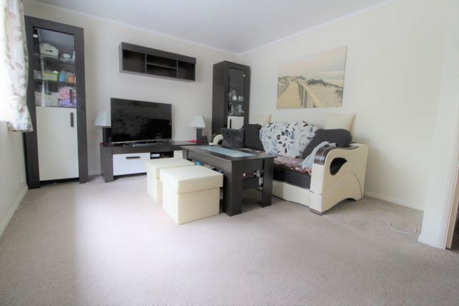 Ryeland Close, West Drayton photo 4