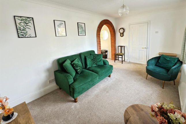 11, Somerleyton Road, Lowestoft photo 3