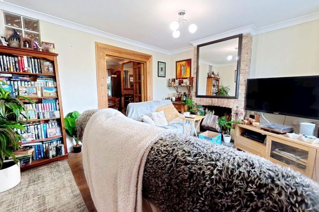 44, Mayfield Avenue, Dover photo 2