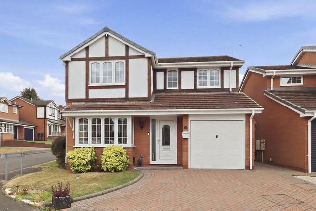 4-bed detached on 2, Skeldale Drive, Chesterfield, £320,000