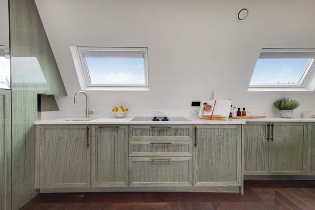 12a East Penthouse, 21-22, Prince of Wales Terrace, London photo 3