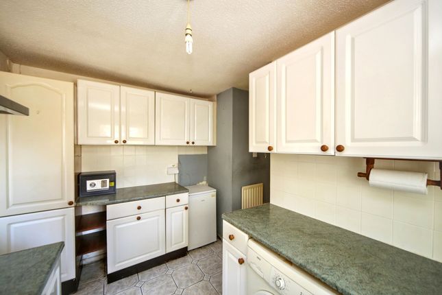 3 Cloughwood Crescent, Wigan photo 4