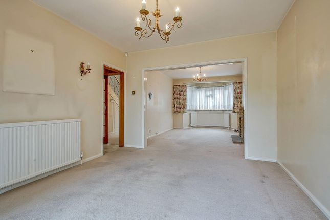 Howcroft Crescent, London photo 4