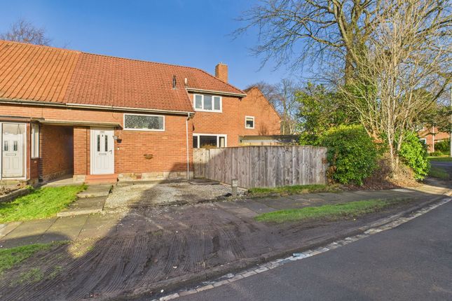 53 Cedars Green, Gateshead photo 3