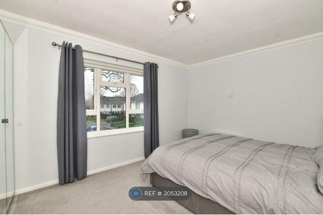 Flat, Abbotsleigh Close Sutton, London photo 5