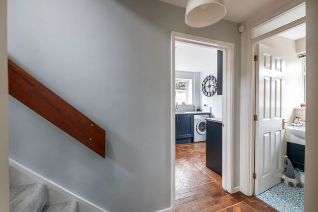 56 Brooklands Way, Redhill photo 2