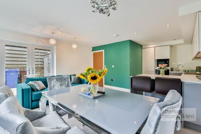 22 Harpers Lane, Burnley photo 4