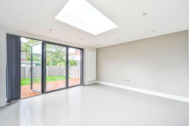 39, Flat 1, Hale Grove Gardens, Mill Hill photo 2