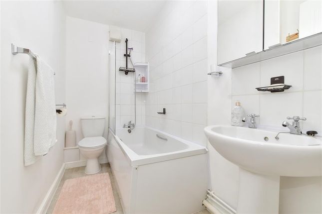 Flat for sale in Benhill Road, Sutton, Surrey