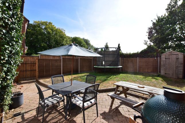 Parpins Cottage, Love Lane, Kings Langley photo 2