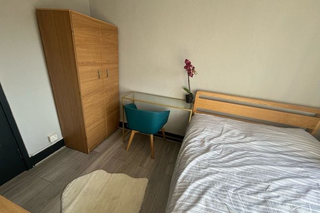 13 Pattison, Wellesley Street, London photo 3