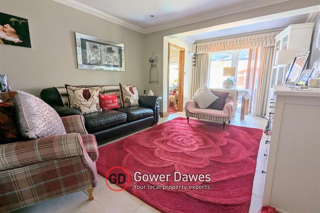18, Heath Road, Orsett Heath photo 4