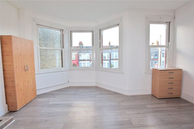 10, Westbury Avenue, London photo 3