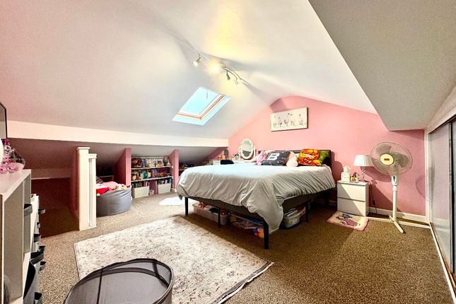49 Parkfield Road, Bolton photo 4
