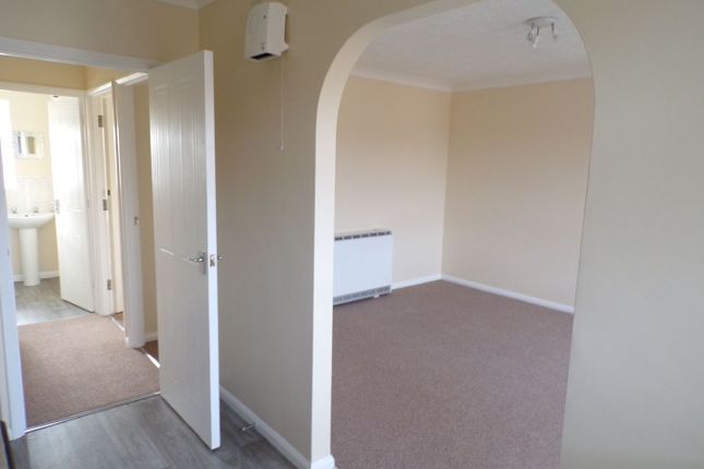 Flat 20, Churchill Court, Telford Close, King's Lynn photo 4