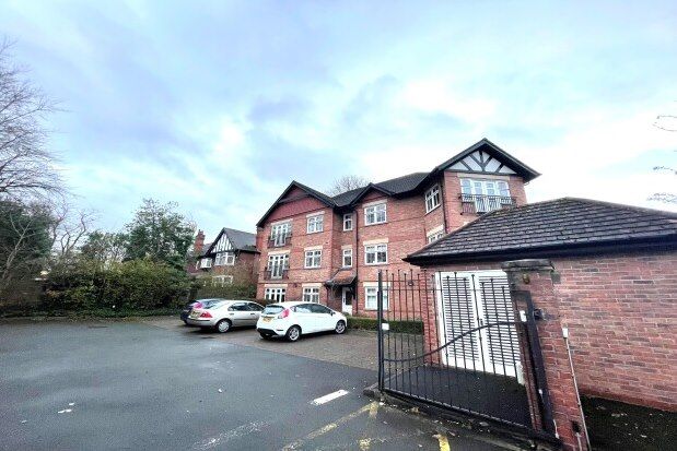 Flat to rent in College Court, Stockport