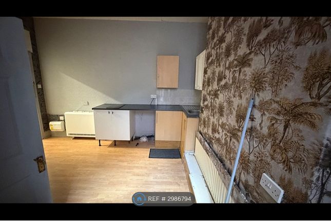 Studio flat on Bath Street, Southport, £400/mo