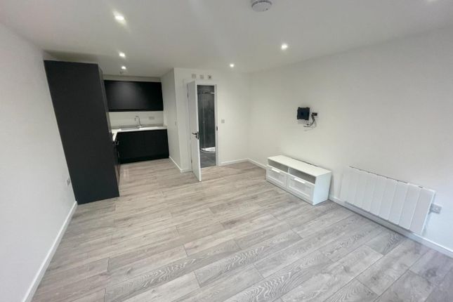 Thumbnail Studio to rent in Prince Of Wales Avenue, Reading