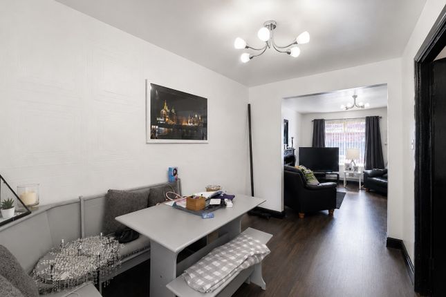 15 Lance Close, Liverpool, Merseyside photo 4