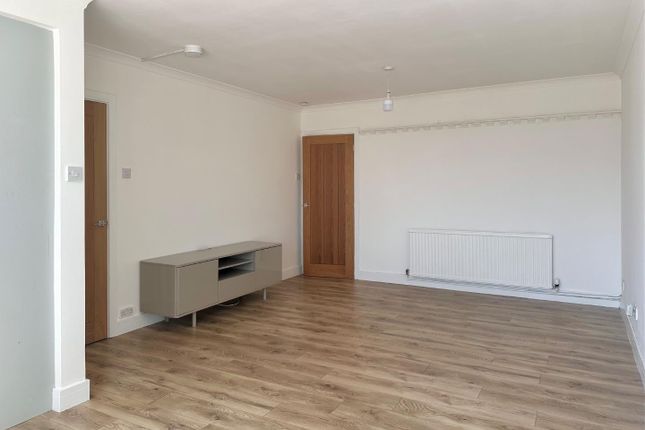 Flat 1, Holms Court, Minehead Avenue, Sully photo 3