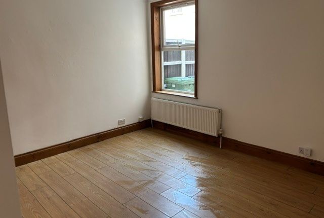 18, Kitchener Road, Great Yarmouth photo 4