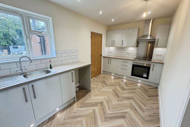 27, Orchard Row, ELY photo 2
