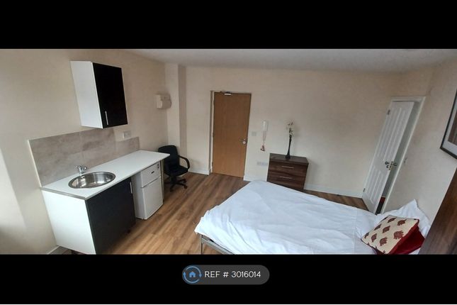 Furnished Studio  Percy St, Stoke-On-Trent photo 3