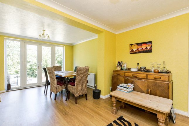 10, Gatesmead, Haywards Heath photo 4
