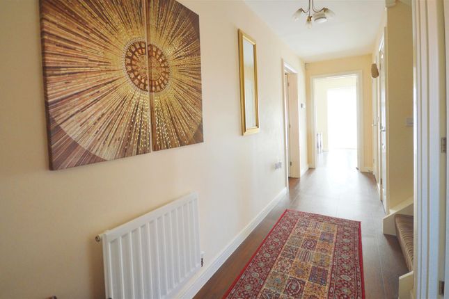 28, Ellis Way, Northampton photo 4