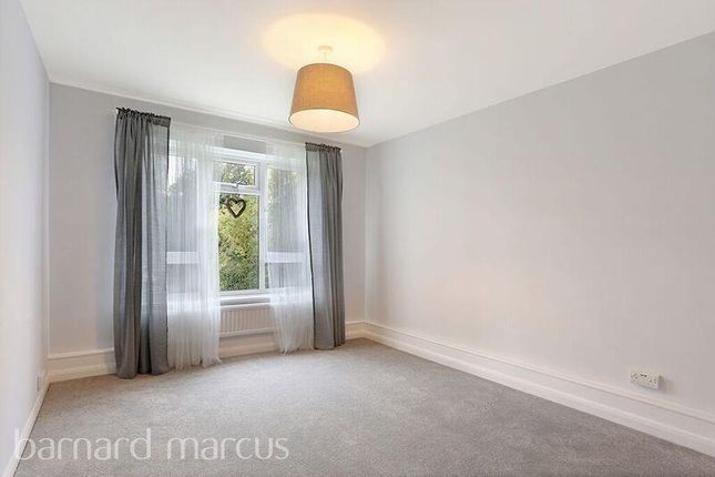 11, Pineridge, 80, Bells Hill, London photo 4
