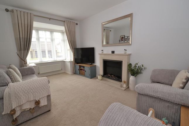 40, Burwood Fold, Bradford photo 2