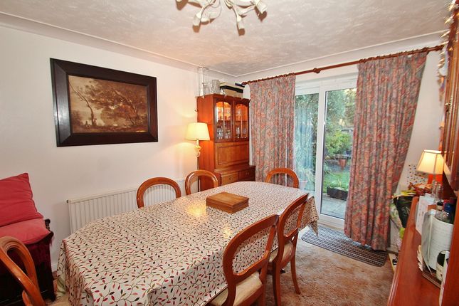 133, Schofield Avenue, Witney photo 4