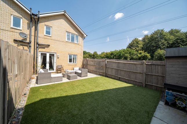 70 Peake Way, Andover photo 4