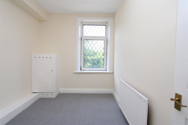 60, Westcroft Road, Bradford photo 4