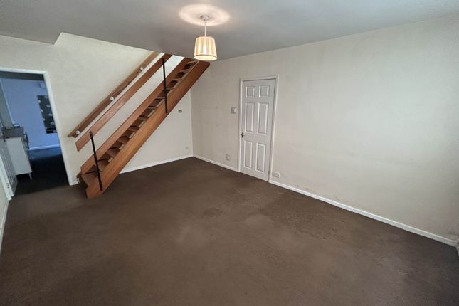 32, Kensington Avenue, Oldham photo 4